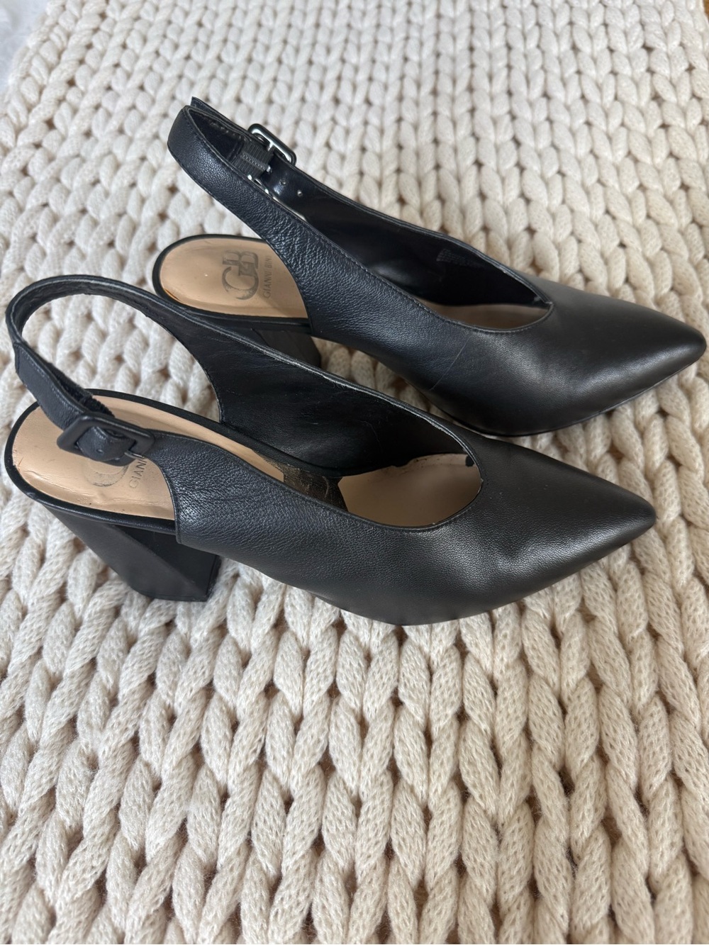 Gianni Bini Black Pointed Slingback Pumps with Star Insole - Picture 4 of 5